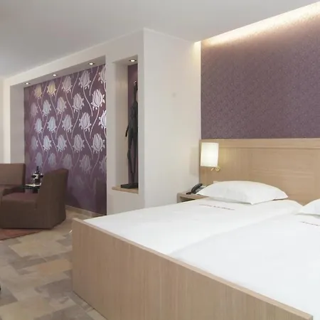 De La Basilique Hotel 4*