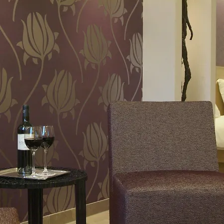 Hotel De La Basilique 4*
